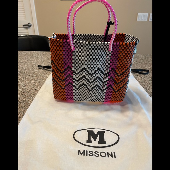 MISSONI 🎁CHRISTMAS SALE 🎁 Tote Bag—woven-stripe bag—NWT - Picture 10 of 17